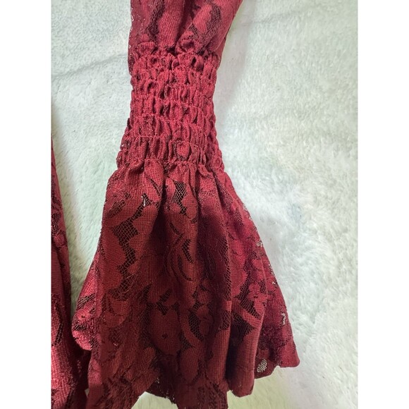 EUC beautiful Lace Disney Princess Burgundy dress Xl‎ Adult Maroon Captain Hook - Picture 11 of 14